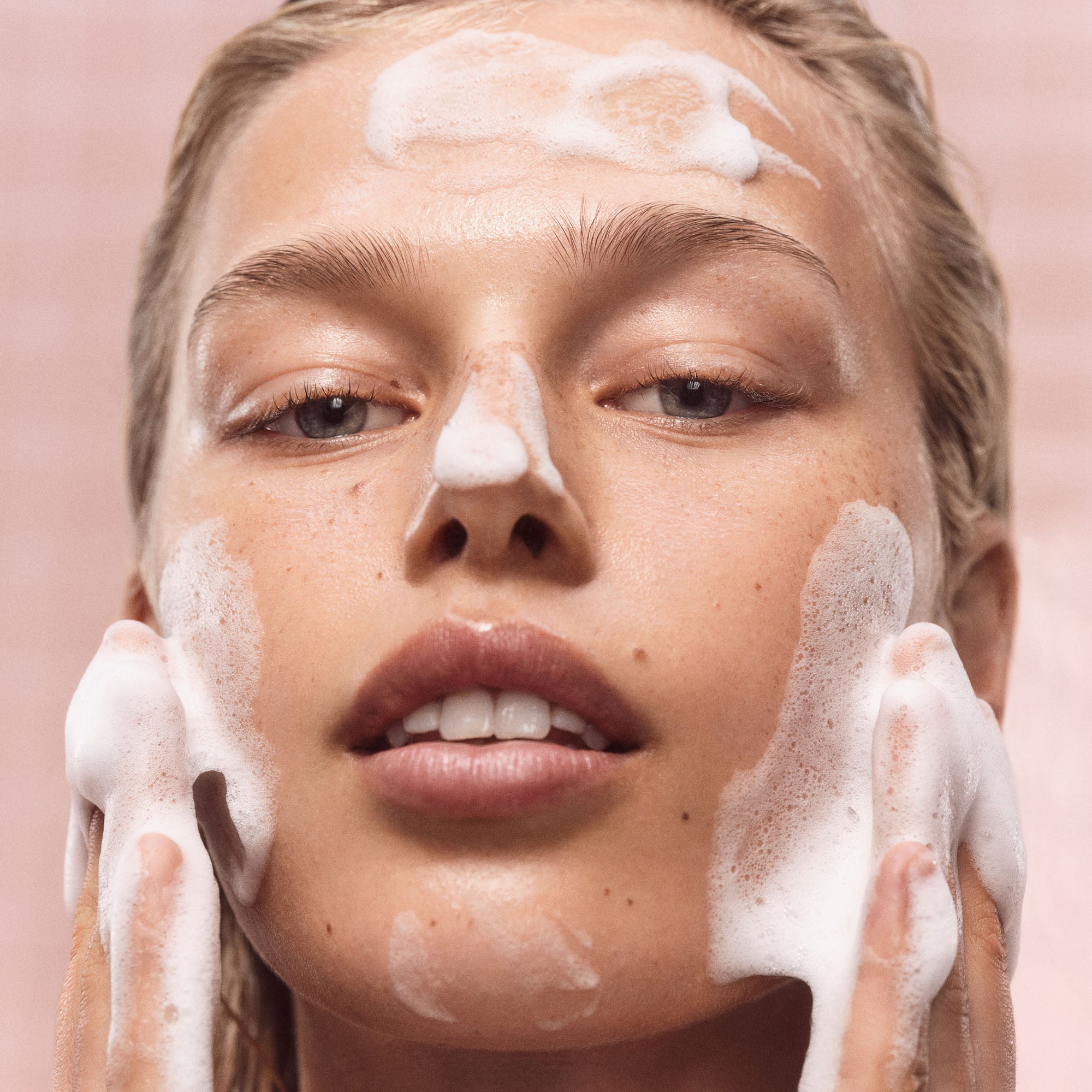 Pink Dew™ Gel Cleanser - Image 3